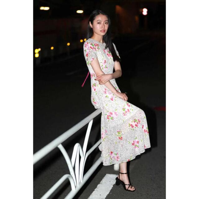 ZARA(ザラ)の新品　ZARA 星&花柄　ロングワンピース　S レディースのワンピース(ロングワンピース/マキシワンピース)の商品写真