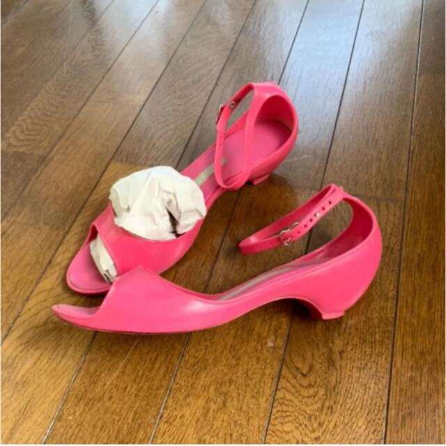 melissa(メリッサ)のmelissa ショッキングピンクのサンダル ブラジル ビーチサンダル　メリッサ レディースの靴/シューズ(サンダル)の商品写真