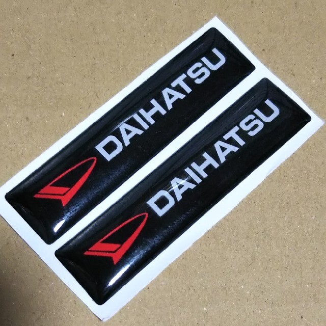 ダイハツ(ダイハツ)のDAIHATSU 立体成形ステッカーセット 自動車/バイクの自動車(車内アクセサリ)の商品写真