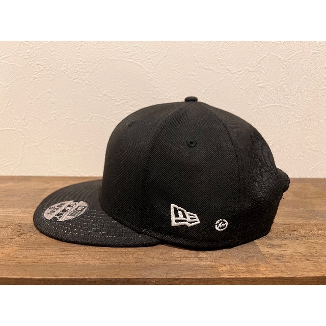 メール便対応！ fragment ×sacai NEWERA Cap ブラック | wembleytyres