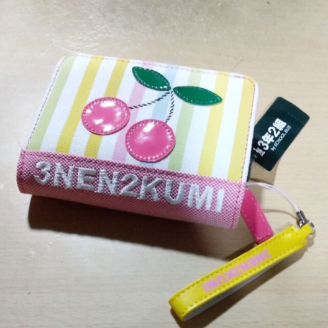 sannnennikumi（3年2組）(サンネンニクミ)の💖新品💖3年2組bySCHＯＯＬＢＵＳ折財布 レディースのファッション小物(財布)の商品写真