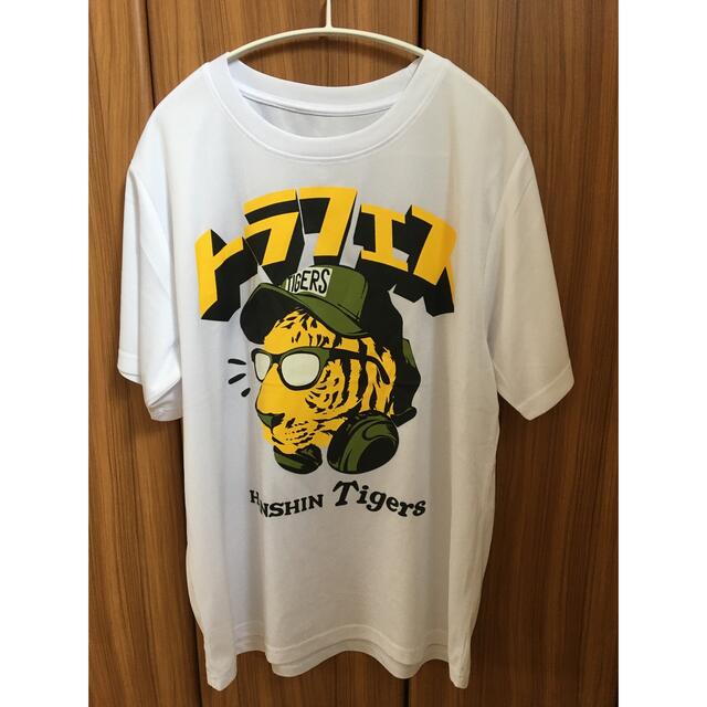 阪神タイガース(ハンシンタイガース)の阪神タイガース　トラフェスTシャツ【非売品、未使用】 スポーツ/アウトドアの野球(応援グッズ)の商品写真