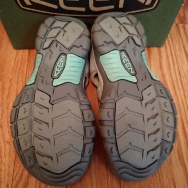 KEEN(キーン)のKEEN   レディース サンダル  23センチ  新品 箱あり レディースの靴/シューズ(サンダル)の商品写真