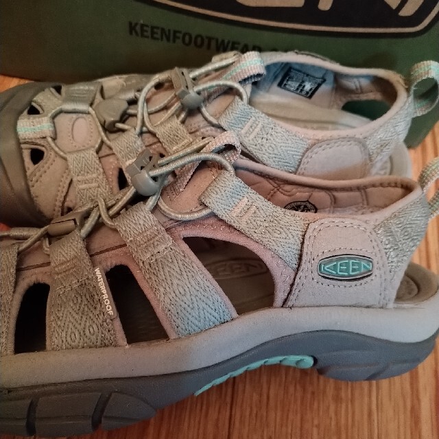 KEEN(キーン)のKEEN   レディース サンダル  23センチ  新品 箱あり レディースの靴/シューズ(サンダル)の商品写真