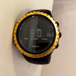 スント(SUUNTO)の最終価格です【スント コア】アウトドア 登山 腕時計 ゴールド ブラック(登山用品)