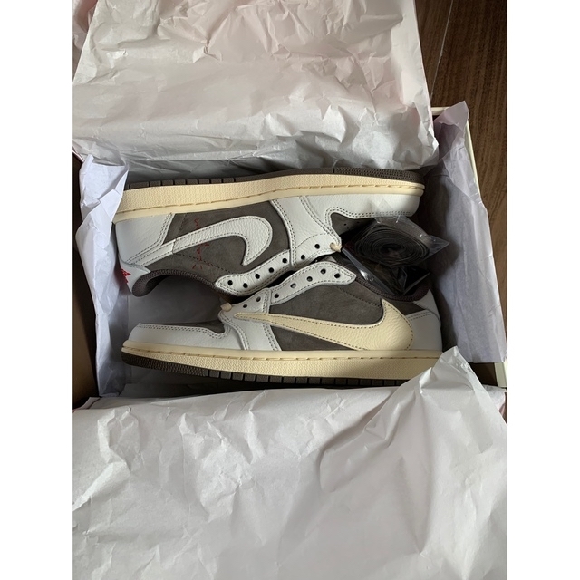 NIKE(ナイキ)のTravis Scott × Nike AJ1 Low メンズの靴/シューズ(スニーカー)の商品写真