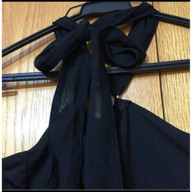trang様専用【一度のみ着用】　ホルターネックドレス　ブラック　黒　9AR レディースのワンピース(ひざ丈ワンピース)の商品写真