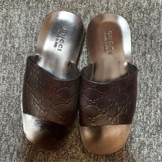 グッチ(Gucci)の⭐︎グッチ  レザーサンダル　グッチシマ　GUCCI ブラック　(サンダル)