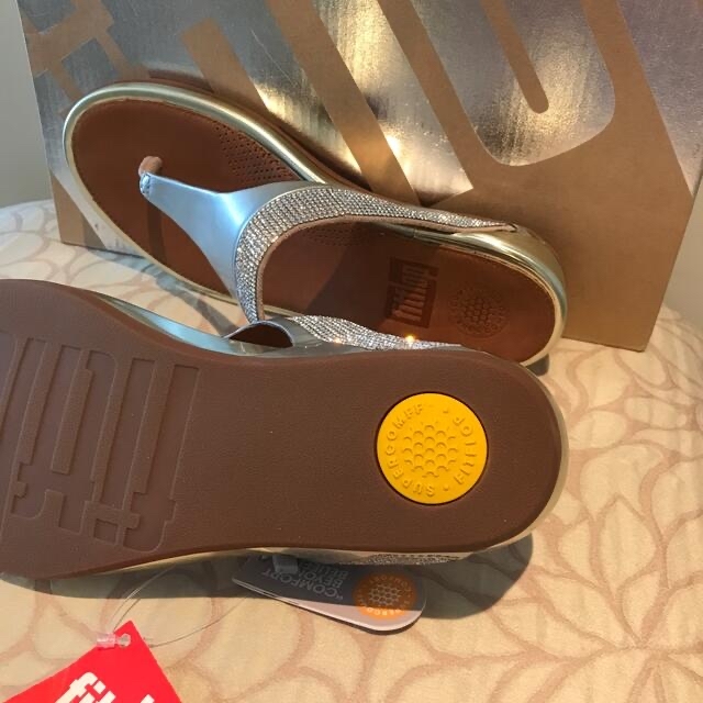 fitflop(フィットフロップ)のfitflop サンダル　ビーチサンダル  新品 レディースの靴/シューズ(ビーチサンダル)の商品写真