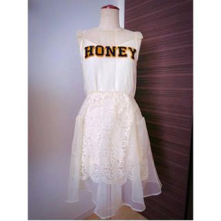 ハニーミーハニー(Honey mi Honey)のHoney mi Honey オーガンジー　刺繍入り　ワンピース　ベージュ(ひざ丈ワンピース)