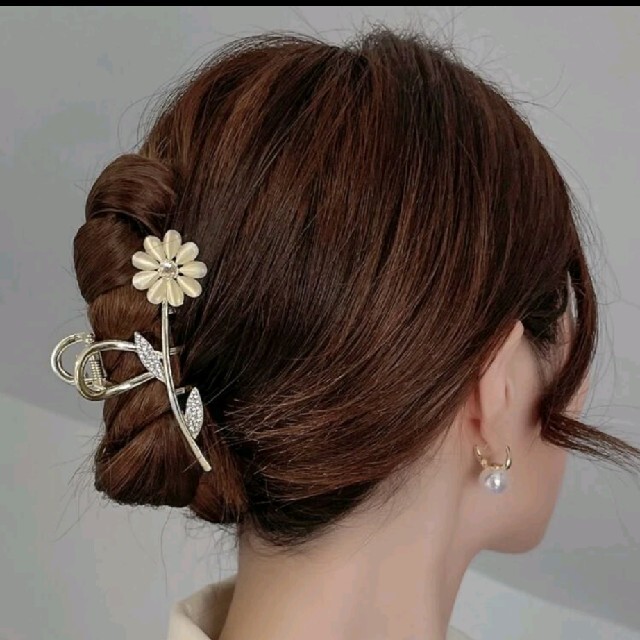 Ane Mone(アネモネ)のヘアクリップ ラインストーン お花デザイン 韓国風 レディースのヘアアクセサリー(バレッタ/ヘアクリップ)の商品写真