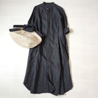 ネストローブ(nest Robe)の極美品　ネストローブ　バンドカラー　ロングシャツワンピース　ブラック　黒(ロングワンピース/マキシワンピース)
