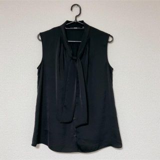 ユニクロ(UNIQLO)のユニクロ　ボウタイブラウスノースリーブ(シャツ/ブラウス(半袖/袖なし))