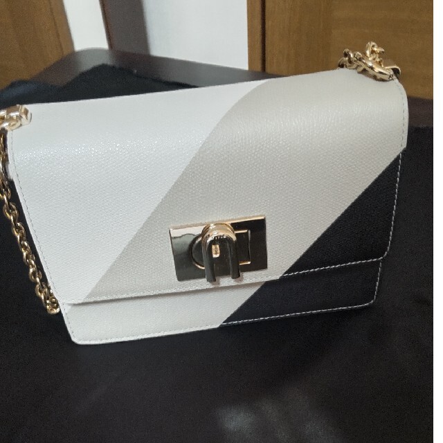 Furla(フルラ)のお値下げ♡FURLA genoine leather ショルダーバック綺麗美品 レディースのバッグ(ショルダーバッグ)の商品写真