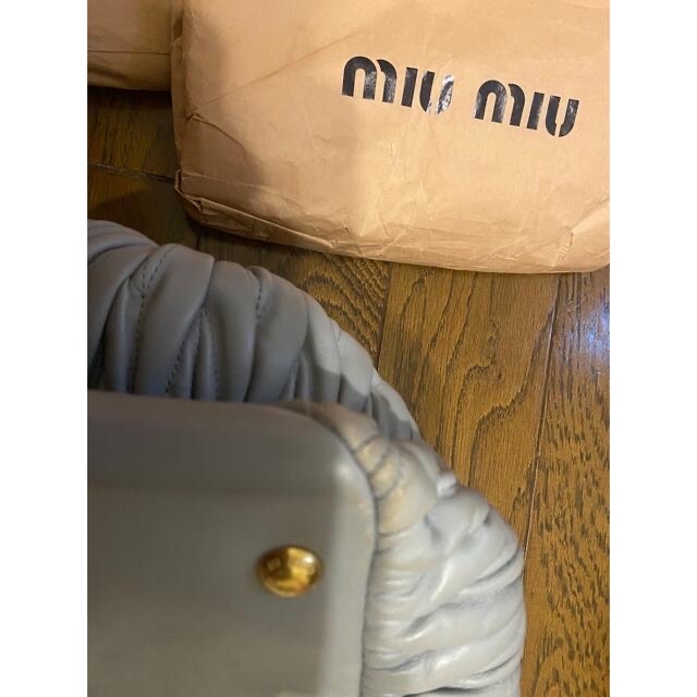miumiu(ミュウミュウ)のmiu miuマテラッセレザー トートバッグ レディースのバッグ(トートバッグ)の商品写真