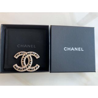 シャネル(CHANEL)のシャネル　ブローチ　CHANEL 新品(ブローチ/コサージュ)