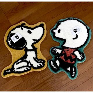 ピーナッツ(PEANUTS)のヴィンテージピーナッツ70周年アニバーサリーダイカットアクセントマット2点セット(ラグ)