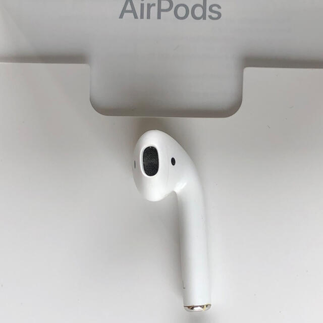 Apple(アップル)のApple AirPods エアーポッズ 左イヤホンのみ 第一世代 正規品 スマホ/家電/カメラのスマホアクセサリー(ストラップ/イヤホンジャック)の商品写真