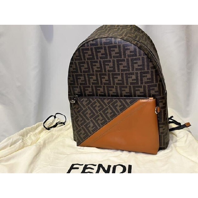 FENDIバックパック　現行　新品