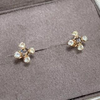 アガット お花モチーフ付きピアス - ピアス(両耳用)