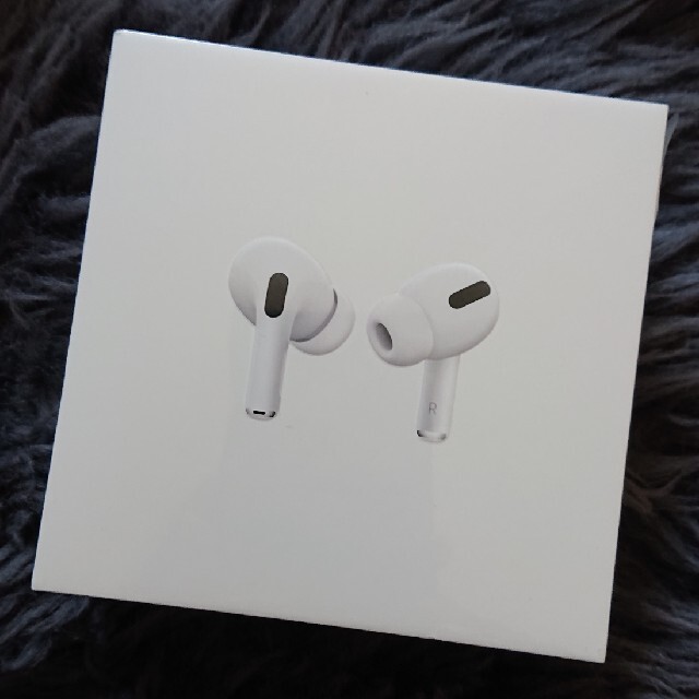 Apple(アップル)のAirpods pro エアーポッズ プロ 新品 未開封 スマホ/家電/カメラのオーディオ機器(ヘッドフォン/イヤフォン)の商品写真