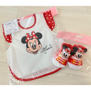 ディズニー(Disney)のミニーマウス お食事用エプロン スタイ 靴下(お食事エプロン)