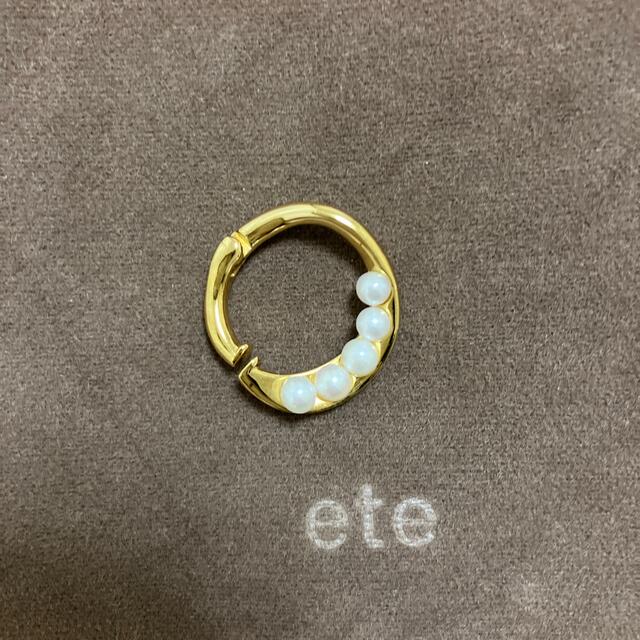 ete(エテ)のete  ハグカフ パール レディースのアクセサリー(イヤーカフ)の商品写真