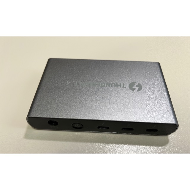 Thundebolt4/USB4x4Port miniDock/Hub スマホ/家電/カメラのPC/タブレット(PC周辺機器)の商品写真