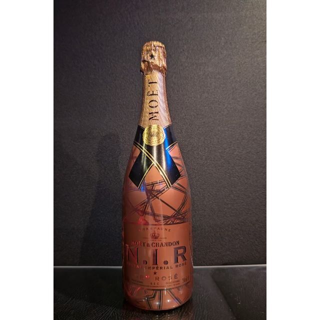 MOËT & CHANDON(モエエシャンドン)の《光るシャンパン》モエ・シャンドン ロゼ ネクター 750㎖ 食品/飲料/酒の酒(シャンパン/スパークリングワイン)の商品写真