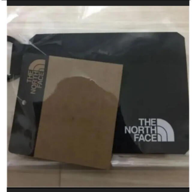 THE NORTH FACE(ザノースフェイス)の【未開封新品】ノースフェイス　パスケース　カードホルダー　定期券入れ　ブラック レディースのファッション小物(パスケース/IDカードホルダー)の商品写真