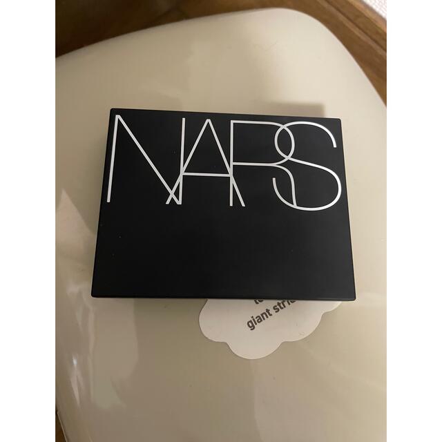 NARS ライトリフレティングセッティングパウダー