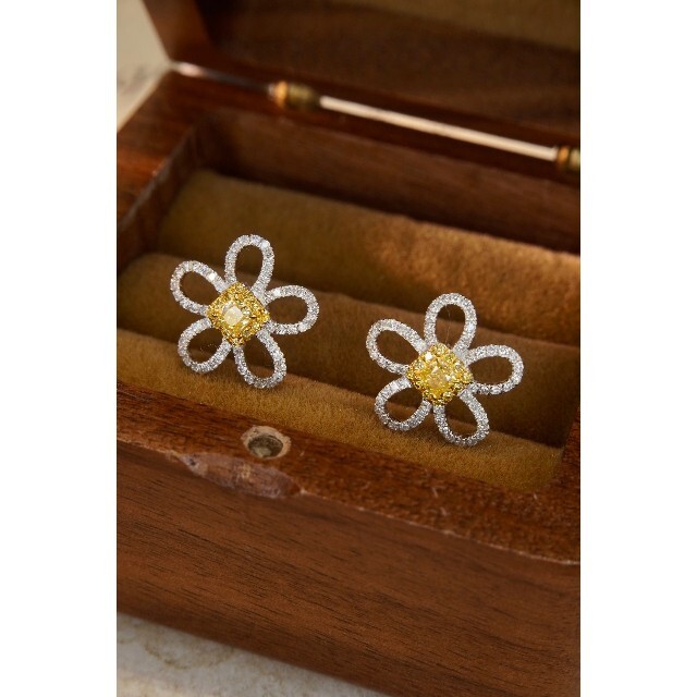 正式的 花モチーフ 天然ダイヤモンドピアス0.8ct k18 ピアス - rastgar