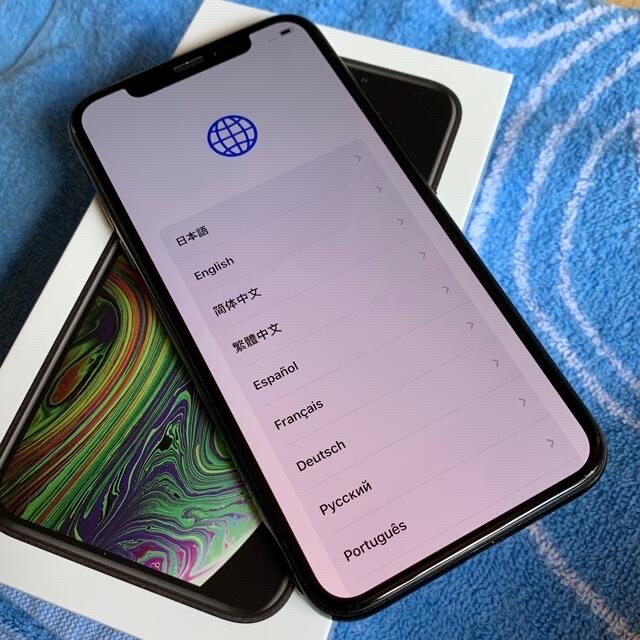 iPhoneXS 64GB simフリー　純正バッテリー交換済