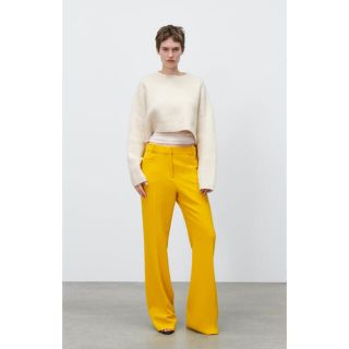 ザラ(ZARA)の【新品タグ付き】テクスチャーフレアパンツ(カジュアルパンツ)