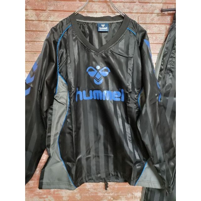 hummel(ヒュンメル)のhummel ヒュンメル シャドーストライプ ピステ上下 黒×青 sizeS スポーツ/アウトドアのサッカー/フットサル(ウェア)の商品写真