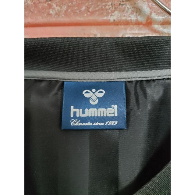 hummel(ヒュンメル)のhummel ヒュンメル シャドーストライプ ピステ上下 黒×青 sizeS スポーツ/アウトドアのサッカー/フットサル(ウェア)の商品写真