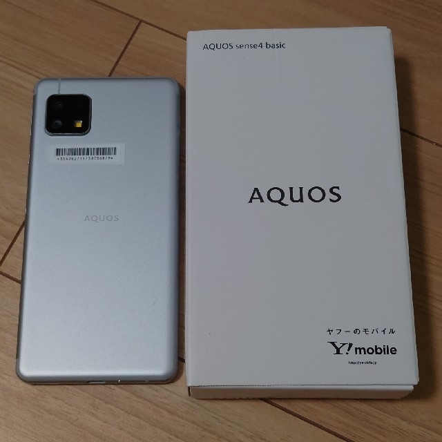 AQUOS(アクオス)のAQUOS sense4 basic シルバー Ymobile版SIMフリー A スマホ/家電/カメラのスマートフォン/携帯電話(スマートフォン本体)の商品写真