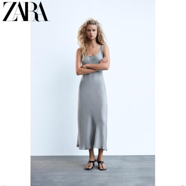 ZARA(ザラ)のZARA Aラインサテンロングワンピース　マキシワンピース レディースのワンピース(ロングワンピース/マキシワンピース)の商品写真