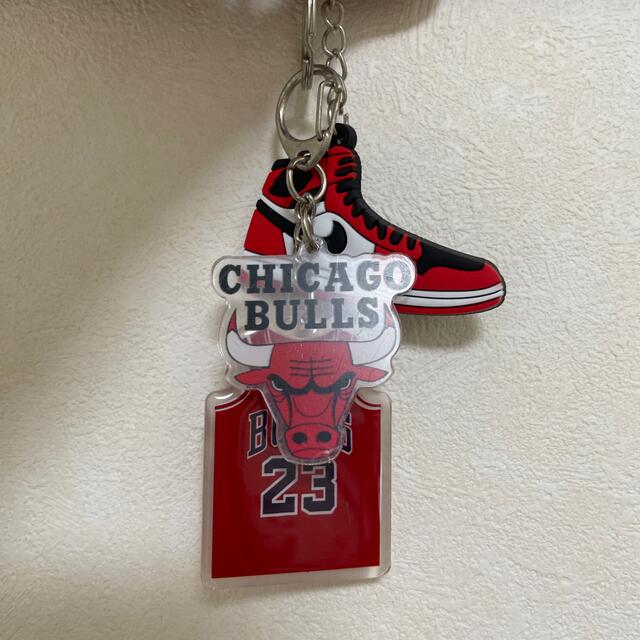 MITCHELL & NESS(ミッチェルアンドネス)のNBA CHICAGO BULLS シカゴブルズ カラビナ スポーツ/アウトドアのスポーツ/アウトドア その他(バスケットボール)の商品写真