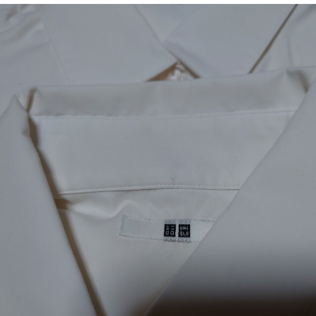 UNIQLO(ユニクロ)のユニクロ　カッターシャツ　4枚 レディースのトップス(シャツ/ブラウス(長袖/七分))の商品写真