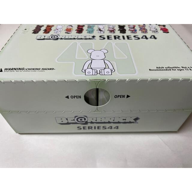 BE@RBRICK SERIES 44 1BOX(24個入り) BE@RBRICK SERIES 44 1BOX(24個入り)