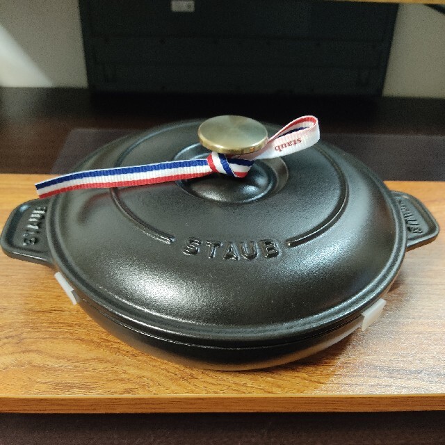 STAUB(ストウブ)のSTAUB　ラウンドホットプレート インテリア/住まい/日用品のキッチン/食器(鍋/フライパン)の商品写真