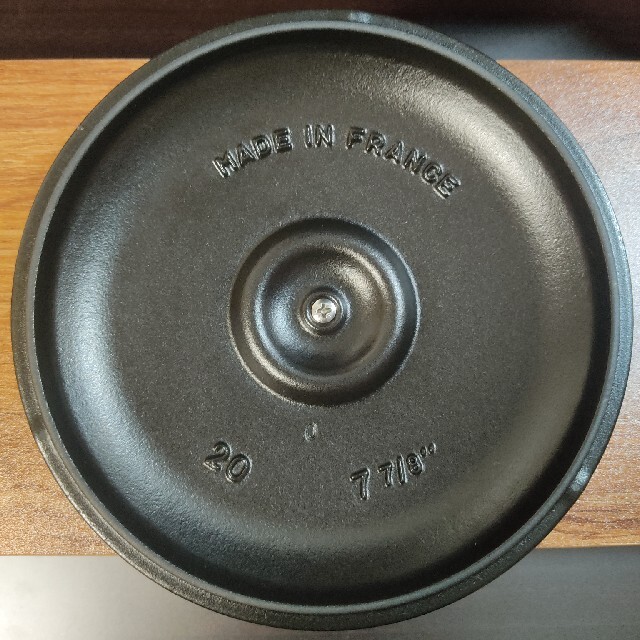 STAUB(ストウブ)のSTAUB　ラウンドホットプレート インテリア/住まい/日用品のキッチン/食器(鍋/フライパン)の商品写真