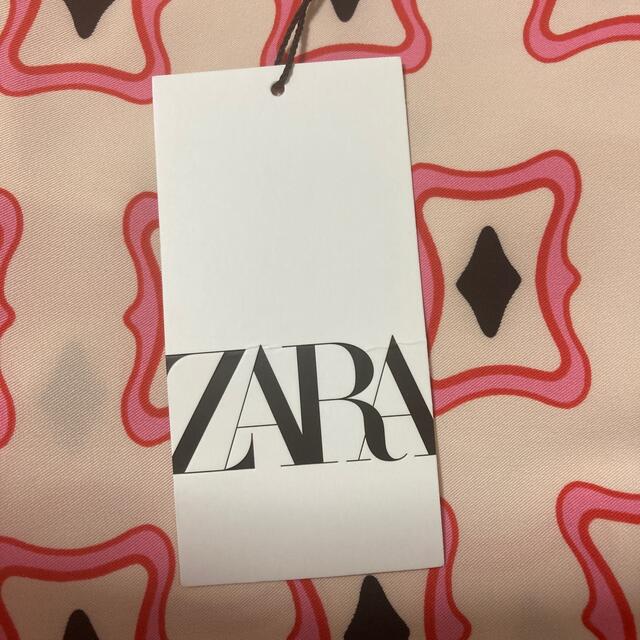 ZARA(ザラ)のZARA 幾何学柄パンツ　ピンク レディースのパンツ(カジュアルパンツ)の商品写真