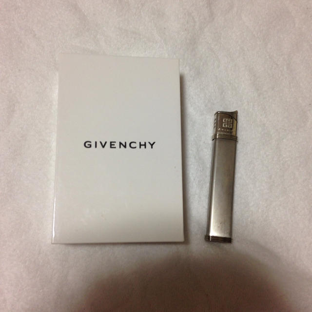 GIVENCHY(ジバンシィ)のGIVENCHYのライター♡ メンズのファッション小物(タバコグッズ)の商品写真