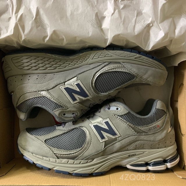 New Balance(ニューバランス)の本日限定価格【28cm】New Balance ML2002RA 新品 メンズの靴/シューズ(スニーカー)の商品写真