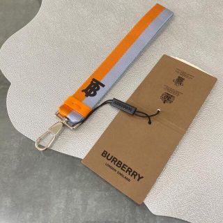 バーバリー(BURBERRY)の【新品】バーバリー ユニセックス TBロゴ バイカラー キーホルダー(キーホルダー)