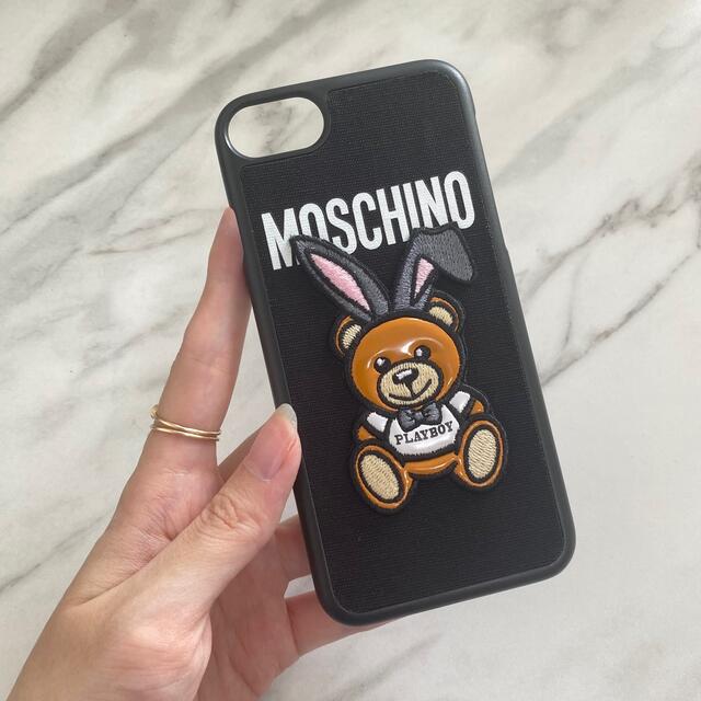 MOSCHINO(モスキーノ)の【新品】モスキーノ プレイボーイ コラボ テディ iPhoneケース くま スマホ/家電/カメラのスマホアクセサリー(iPhoneケース)の商品写真