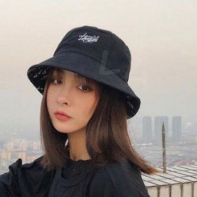 黒　リバーシブル帽子　男女兼用　バケットハット　韓国　人気　ストリート レディースの帽子(ハット)の商品写真