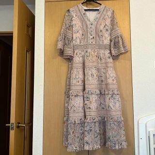 ヴァレンティノ 花柄ワンピースの通販 8点 | VALENTINOを買うならラクマ